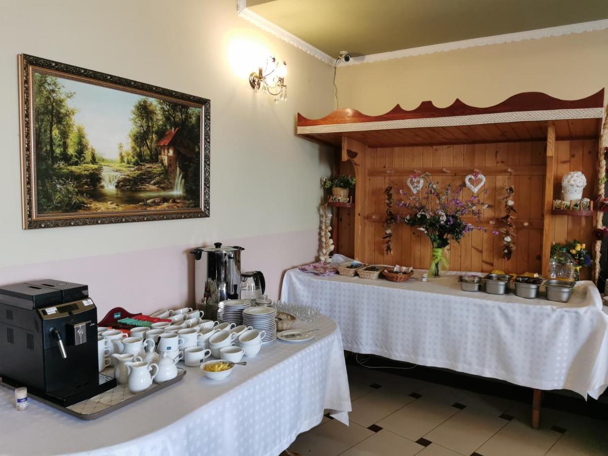 Palac Koronny Noclegi & Wypoczynek Wodzisław المظهر الخارجي الصورة